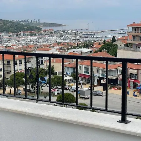 Your Charming Sea View Penthouse In Apartament *
