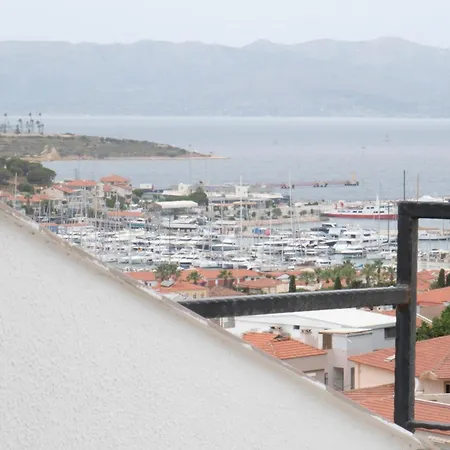 Your Charming Sea View Penthouse In Apartment *